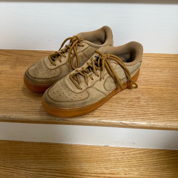 USED WHEAT AIR FORCE 1s - Picture 2 of 4
